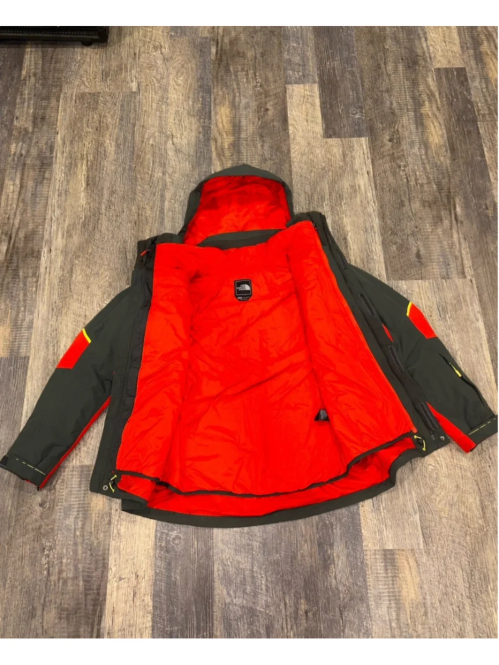 The North Face 3-in-1 HyVent Ski Snow Jacket Coat Mens Medium Black Red